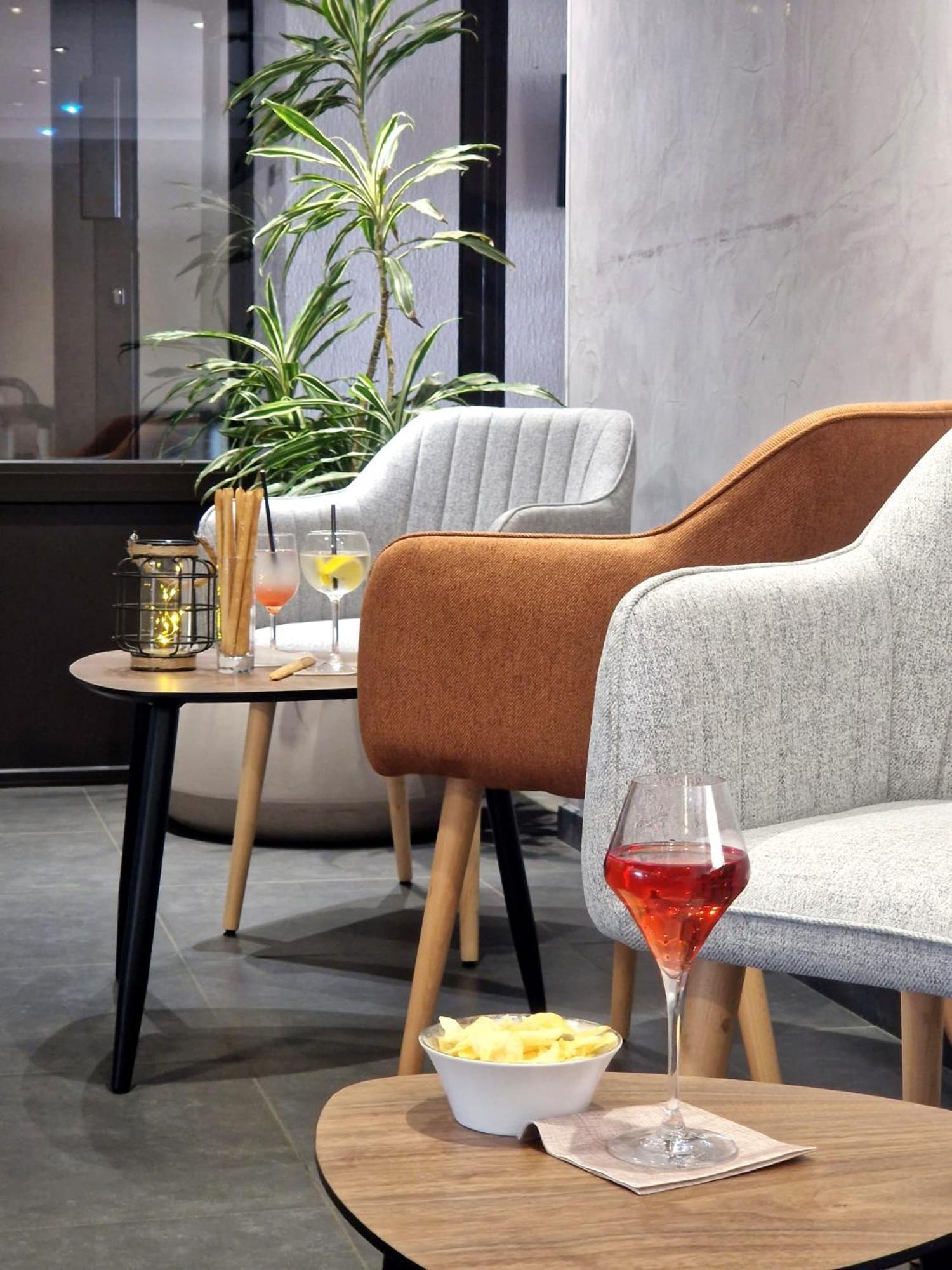 Ariane Hotel Fos Sur Mer Фо-сюр-Мер Екстериор снимка
