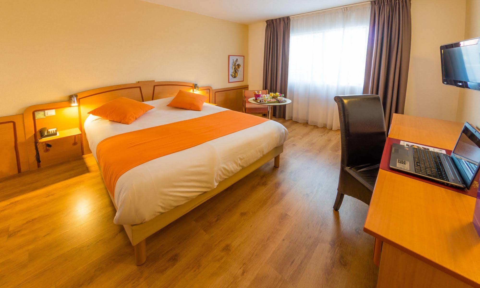 Ariane Hotel Fos Sur Mer Фо-сюр-Мер Екстериор снимка