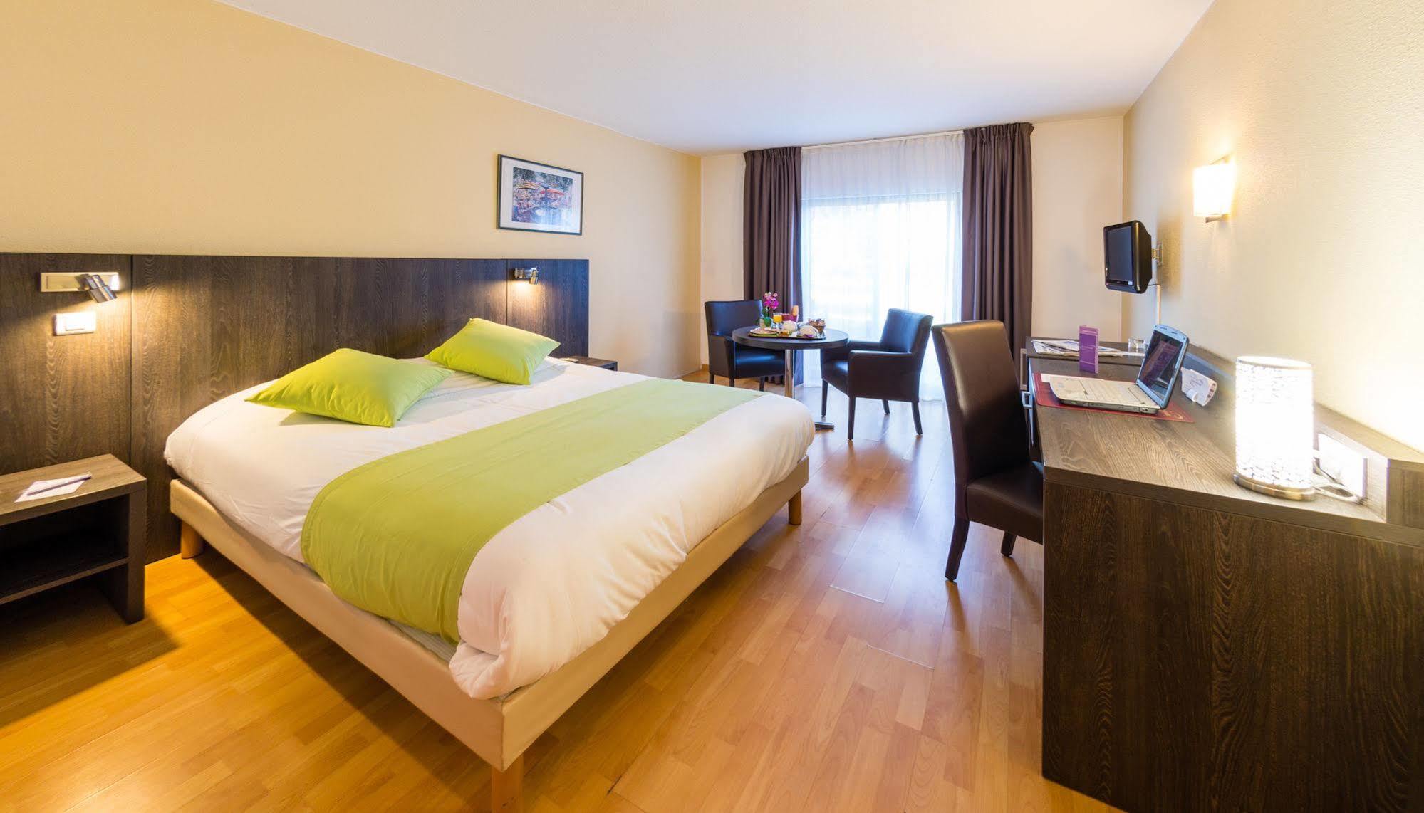 Ariane Hotel Fos Sur Mer Фо-сюр-Мер Екстериор снимка
