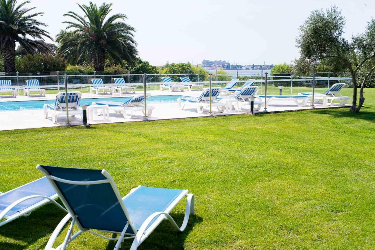 Ariane Hotel Fos Sur Mer Фо-сюр-Мер Екстериор снимка